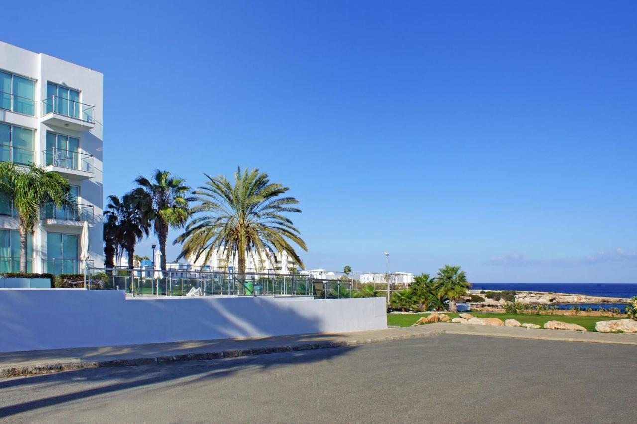 Meryl - Coralli Beachfront Apartment Protaras Exterior photo