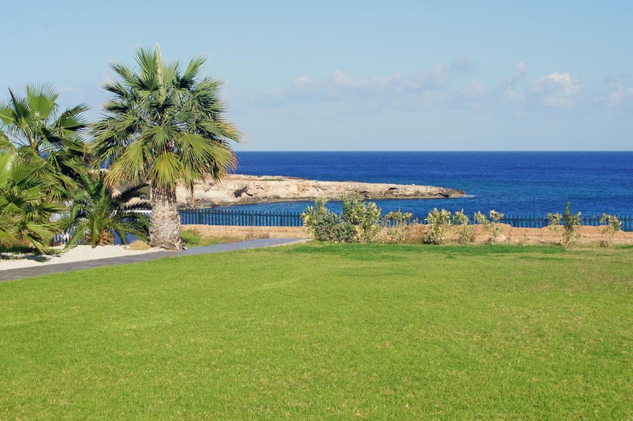 Meryl - Coralli Beachfront Apartment Protaras Exterior photo