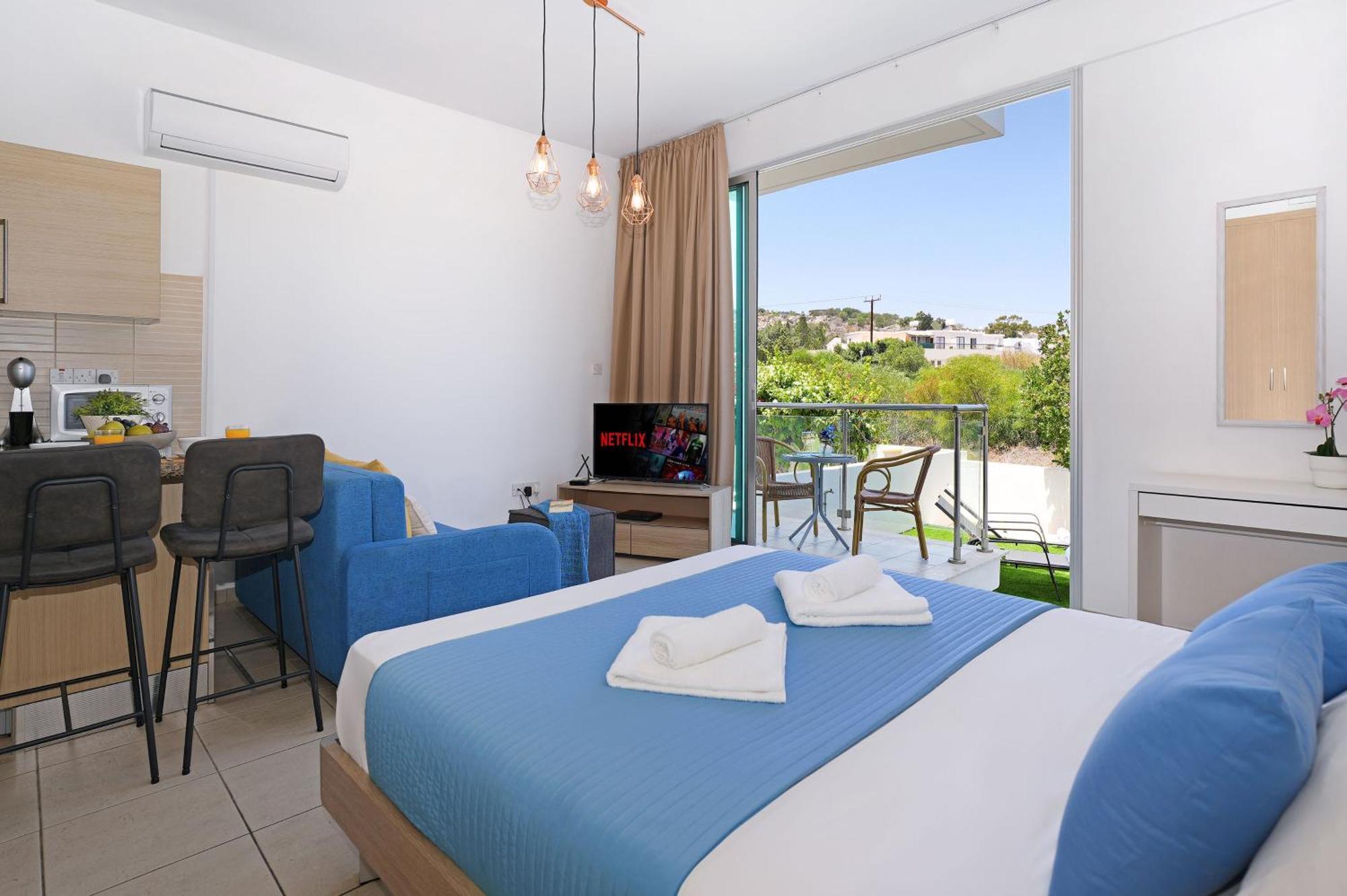 Meryl - Coralli Beachfront Apartment Protaras Exterior photo